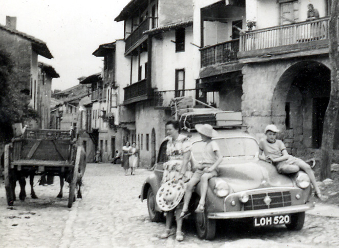 Morris Minor in action